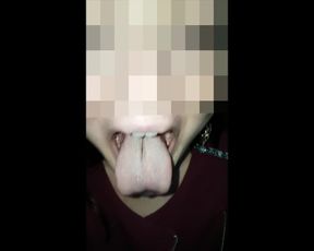 Girl Huge Mouth and Long Tongue Spit