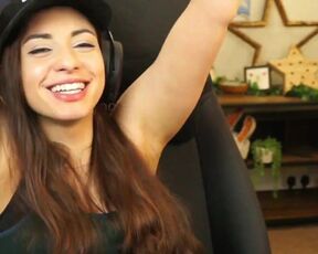 Youtuber Girl Showing her Sexy Armpits