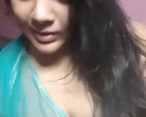 Tamil Sexy aunty tiktok showing boobs