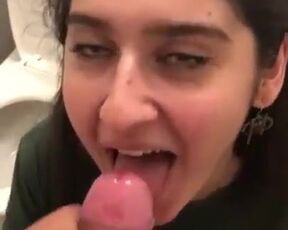 Desi girl fucks online, Instagram id = IAMJANNATANSARI