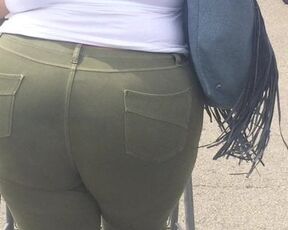 BBW yella bone in green leggings 2