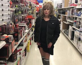 PUBLIC BUBBLE BUTT SLUT WANTED TO SHOW PUSSY IN THE GROCERY STORE