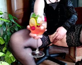 Russian milf and her natural cocktail