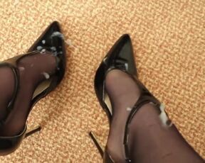 My lady boss loves her high heels covered in cum