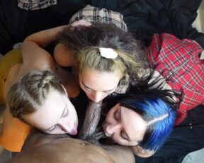 3 GIRL BLOWBANG