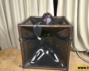 Fejira com Latex vacuum box and breathplay1