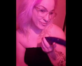 Sweet Nerdy Girl Grips Dildo With Split Tongue