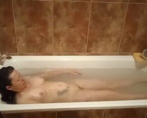 voyeur slave prepares hot bath for her goddess